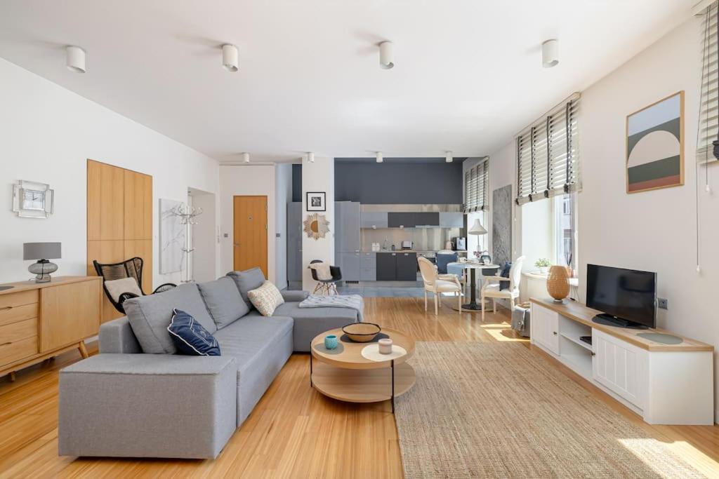 Chmielna Center With Bath Appartement